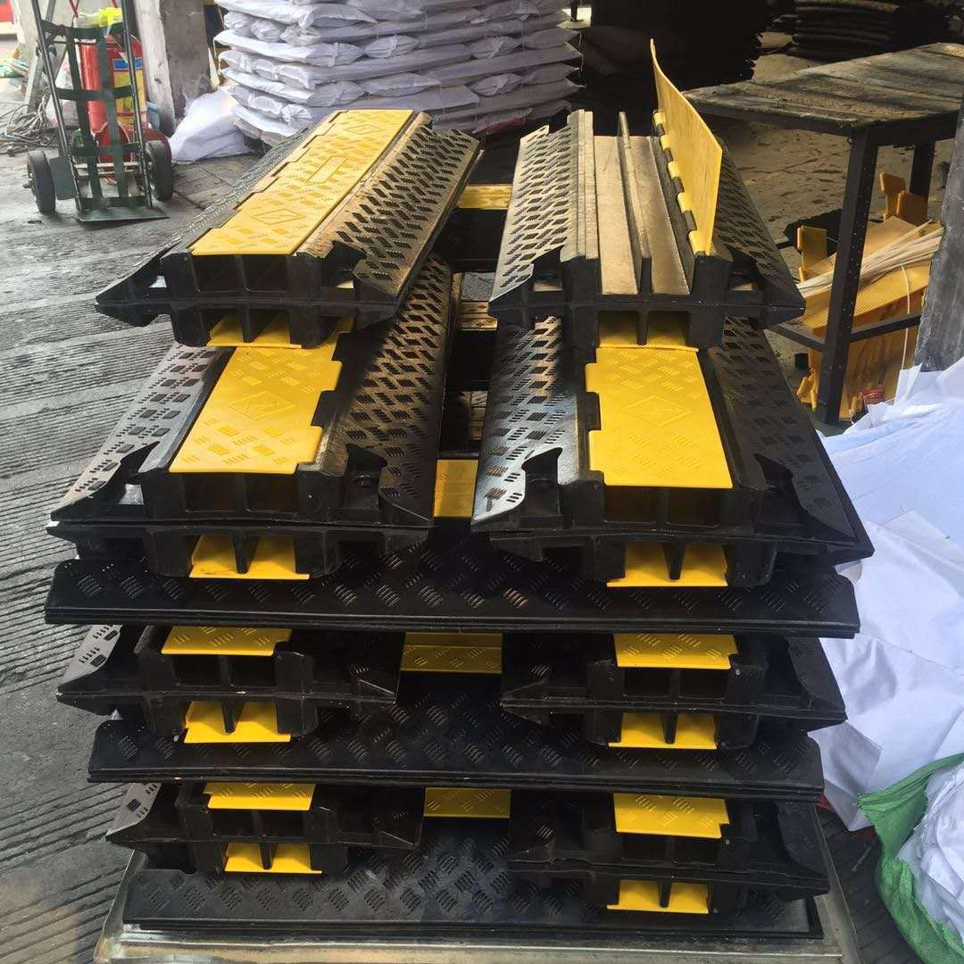 2-channelCableProtector-2