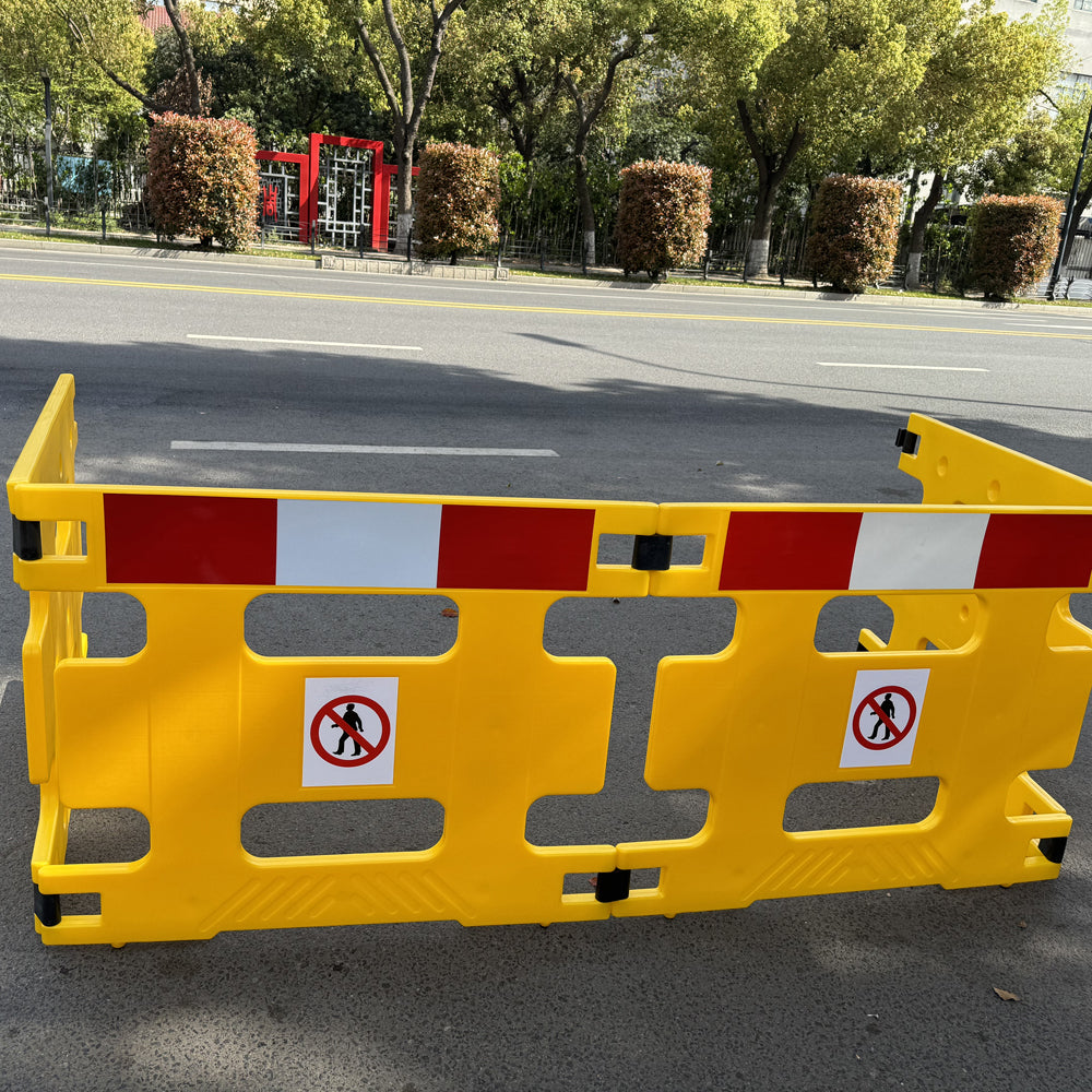 ManholeGuardSafetyBarricade-3