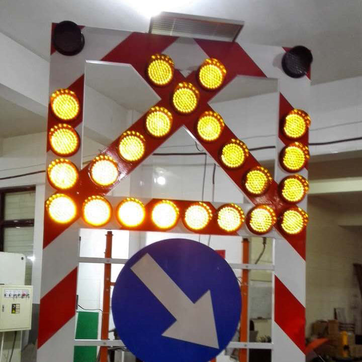 Mobile-Trailer-Solar-LED-Arrow-Signal-3