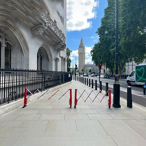 Red-White-Expandable-Safety-Barrier-1