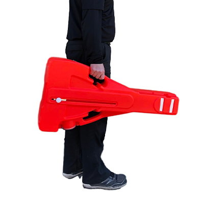 expandable-road-safety-barricade-3
