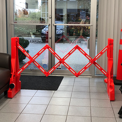 expandable-road-safety-barricade-5