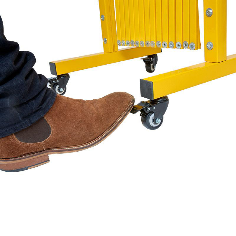 large-expandable-safety-barrier-05